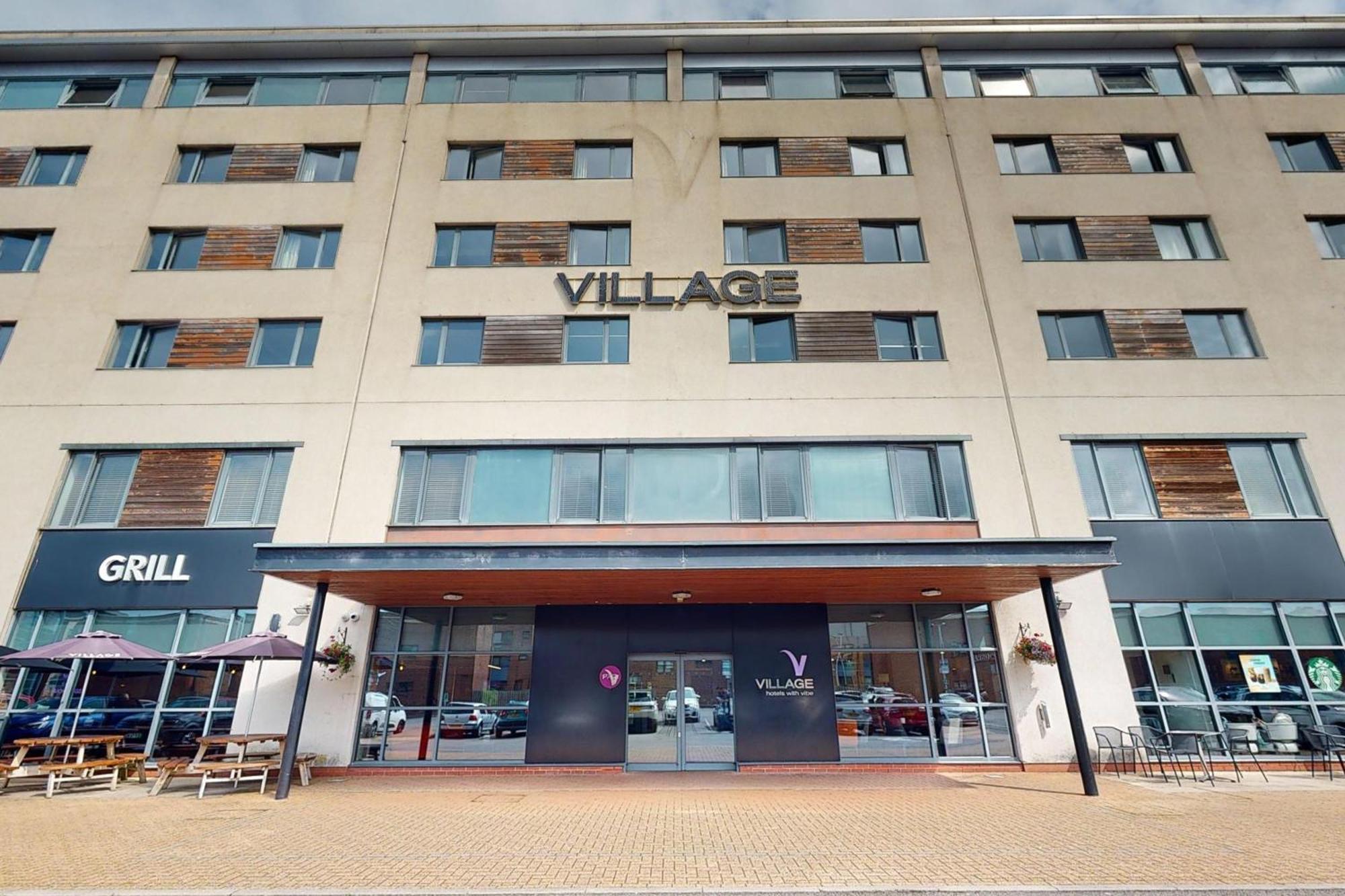 Village Hotel Swansea Exteriör bild